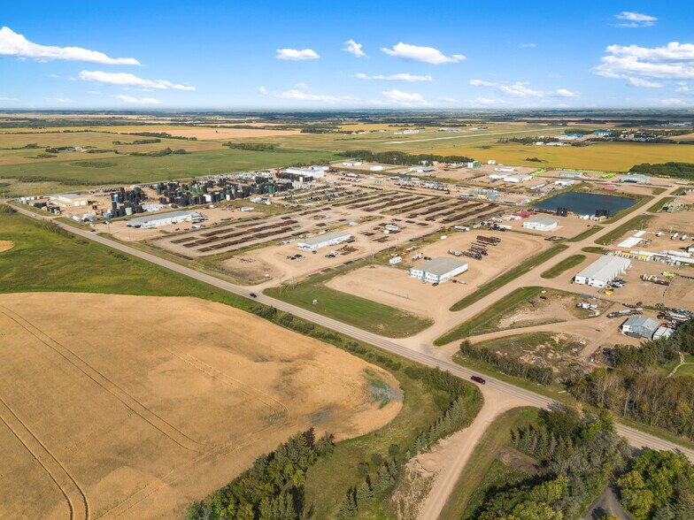 More Photos Of 501075 RR 14, Lloydminster Manufacturing For Sale