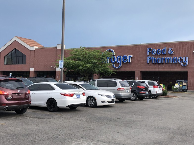 Primary Photo Of 2710 Nashville Rd, Bowling Green Supermarket For Lease