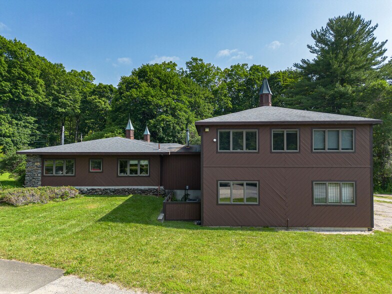 More Photos Of 2049 S Undermountain Rd, Sheffield Schools For Sale