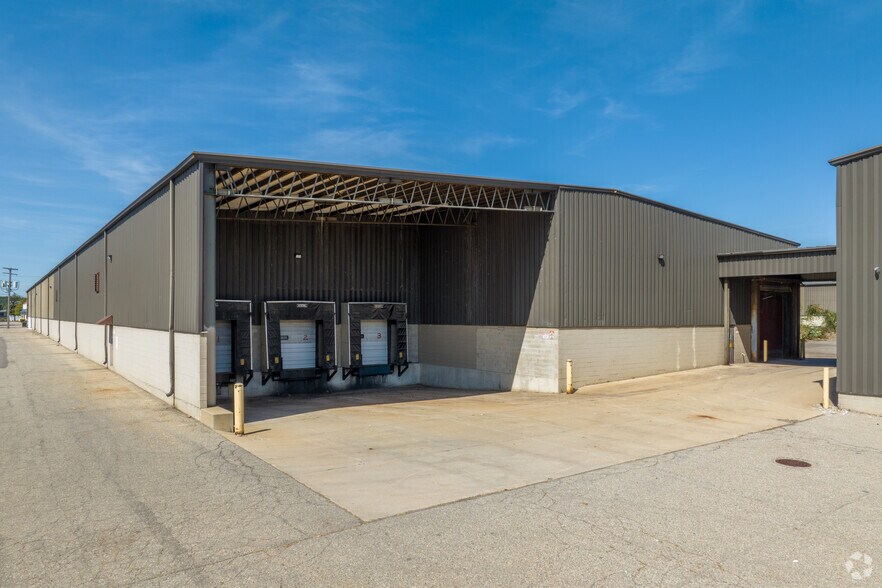 More Photos Of 8400 Ronda Dr, Canton Warehouse For Lease