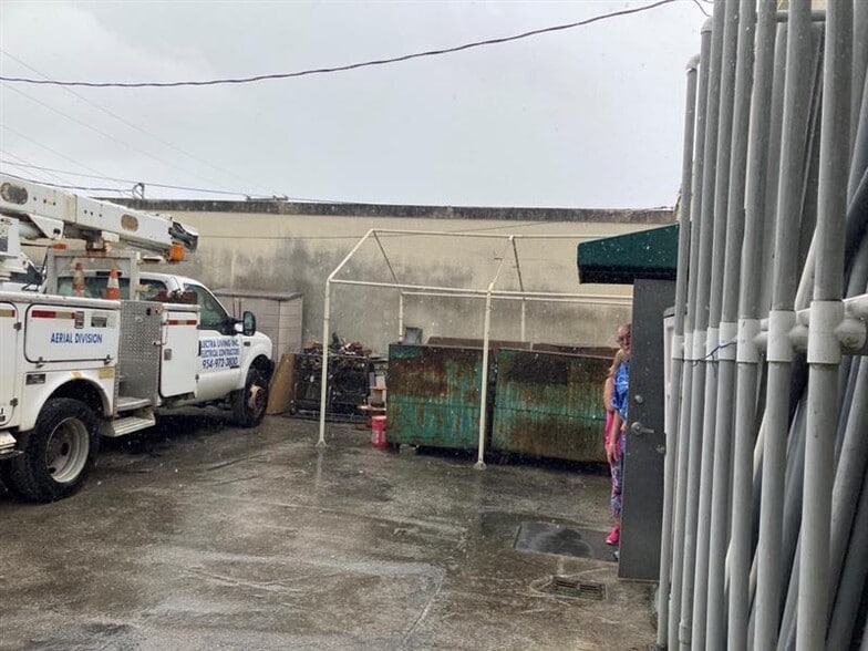 More Photos Of 2031 NW 22nd St, Pompano Beach Warehouse For Lease
