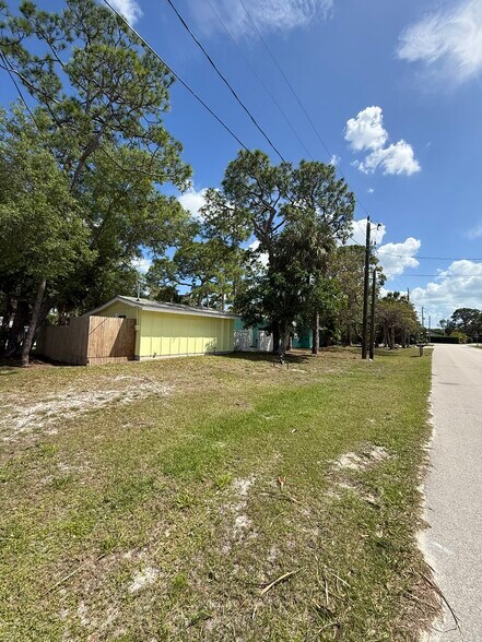 Primary Photo Of 27590 Big Bend Rd, Bonita Springs Multifamily For Sale