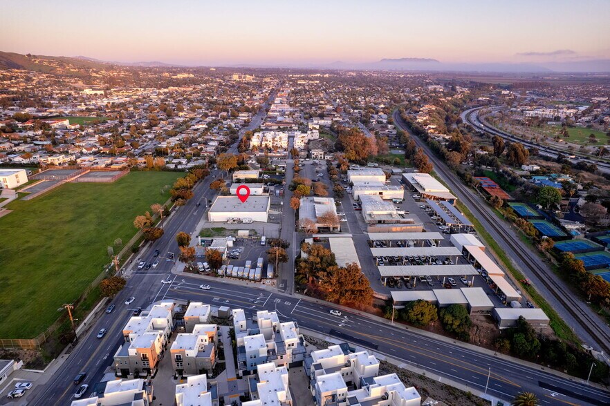 More Photos Of 1350 E Thompson Blvd, Ventura General Retail For Lease