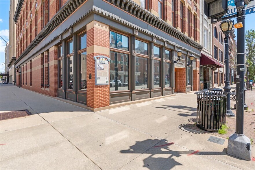 More Photos Of 200 S 6th St, Springfield Office For Sale
