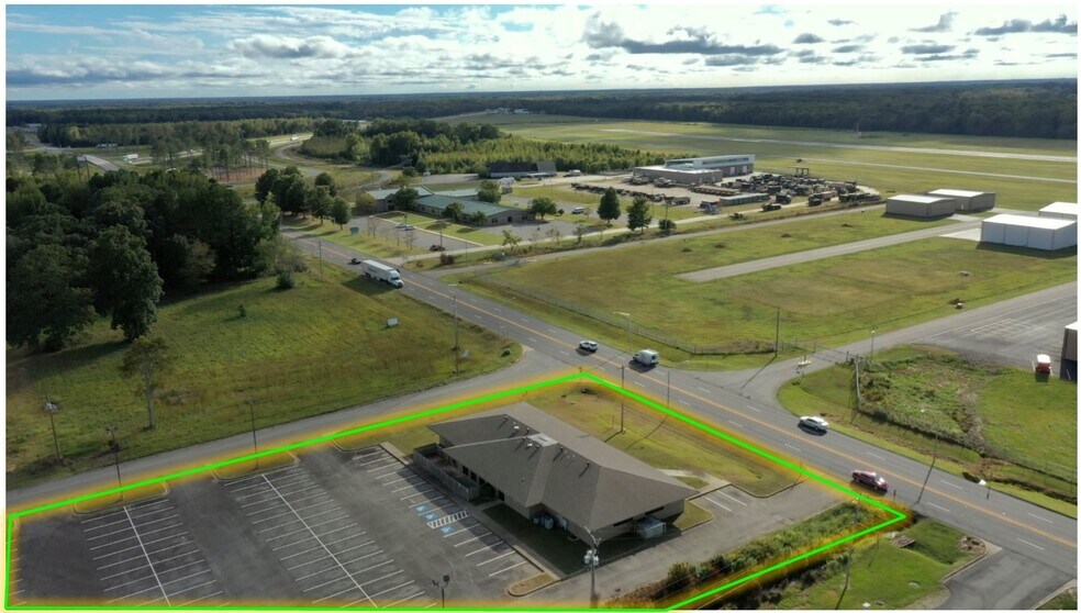 More Photos Of 2900 S Main St, Searcy Office For Sale