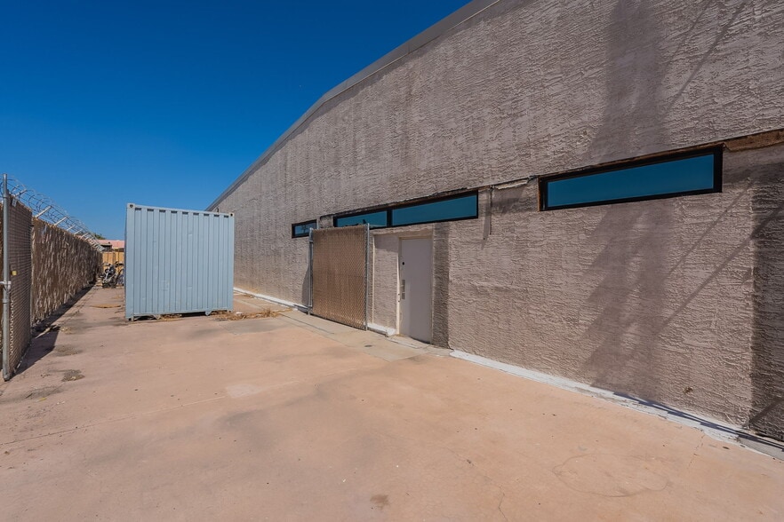 More Photos Of 4205 W Glenrosa Ave, Phoenix Warehouse For Lease