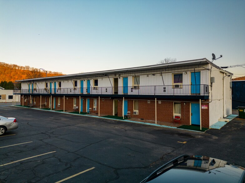 More Photos Of 5311 Maccorkle Ave SE, Charleston Hotel For Sale
