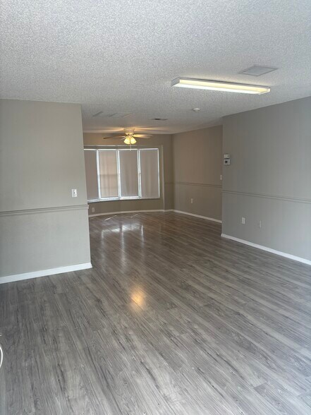 More Photos Of 5715 26th St W, Bradenton Office For Sale
