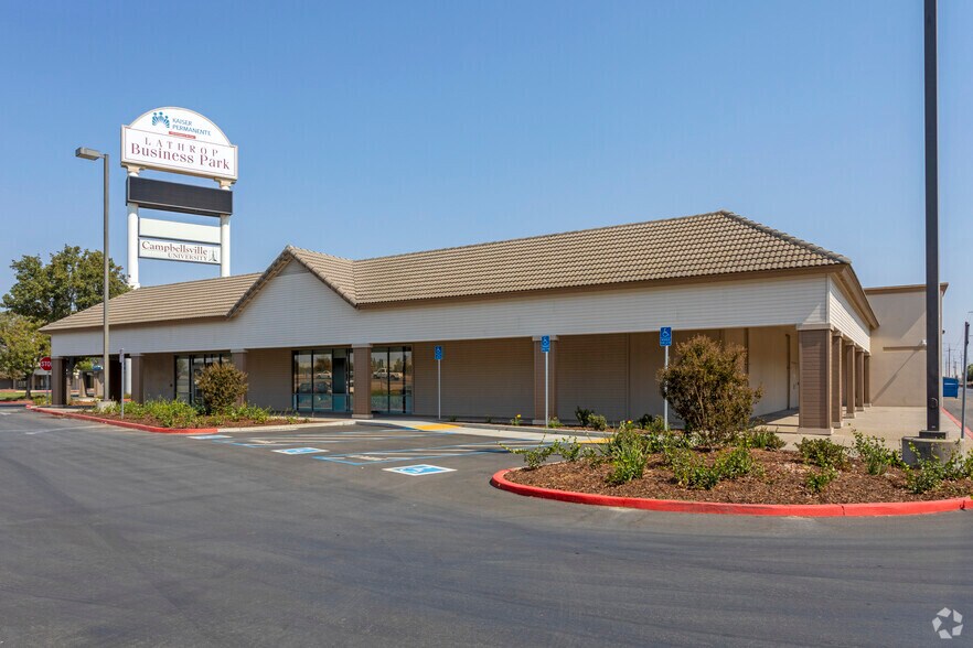 More Photos Of 17000-17138 S Harlan Rd, Lathrop Coworking Space
