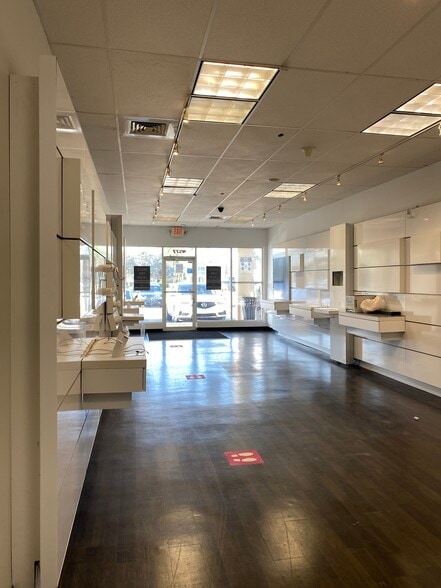More Photos Of 9525-9655 Doral Blvd, Miami Unknown For Lease