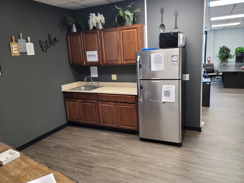 More Photos Of 7580 E Gray Rd, Scottsdale Office For Lease