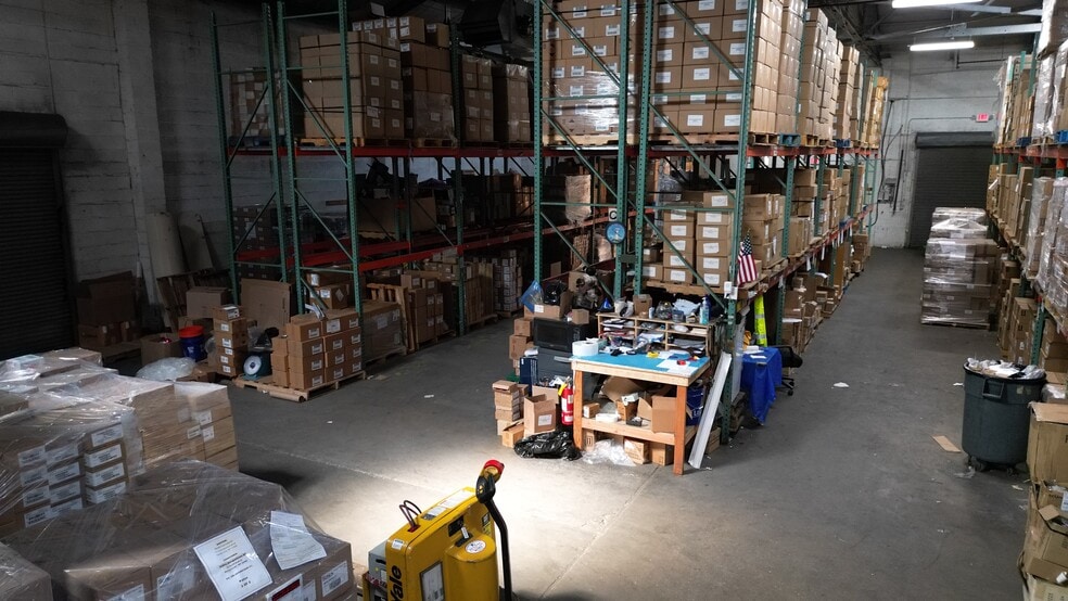 More Photos Of 75-79 Commercial Ave, Garden City Warehouse For Lease