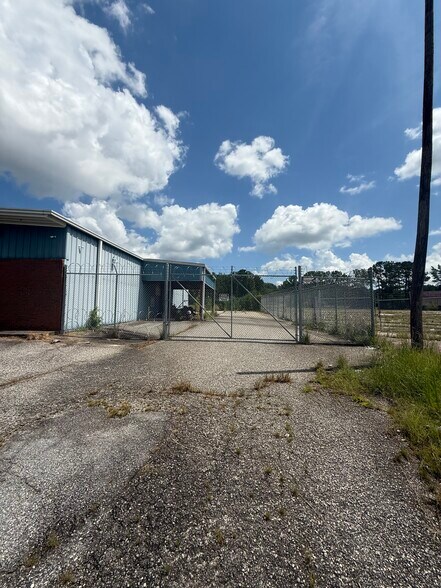 More Photos Of 1041 Highway 280/431 Byp, Phenix City Light Distribution For Sale