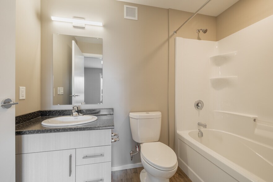 More Photos Of 1070 Noëlla Leclair Way, Ottawa Apartments For Lease