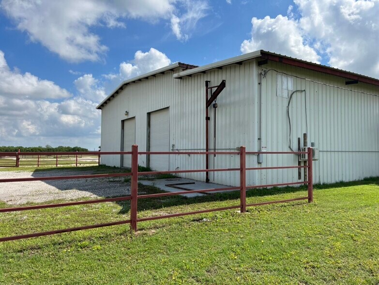 More Photos Of 4515 Smith Rd, Von Ormy Truck Terminal For Lease