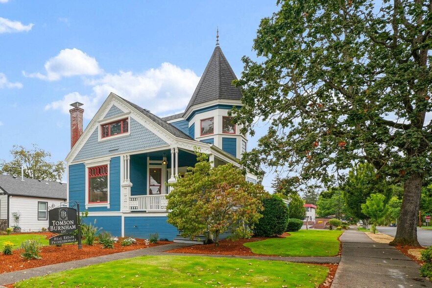 More Photos Of 901 13th St SE, Salem Office For Sale