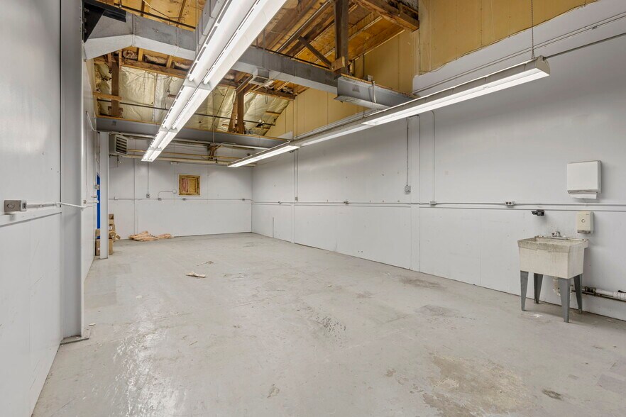 More Photos Of 777-785 Main St, Lewiston Warehouse For Lease