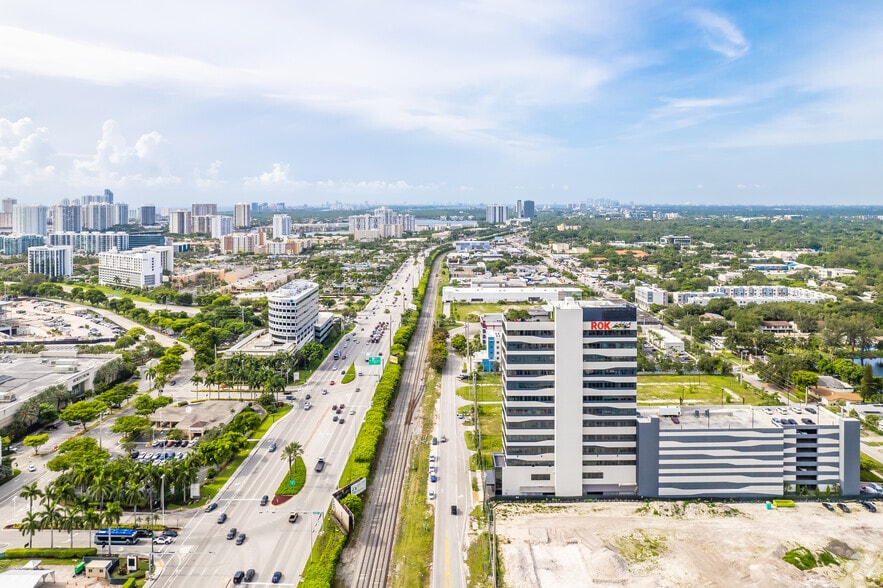 More Photos Of 19790 W Dixie Hwy, Aventura Office For Sale
