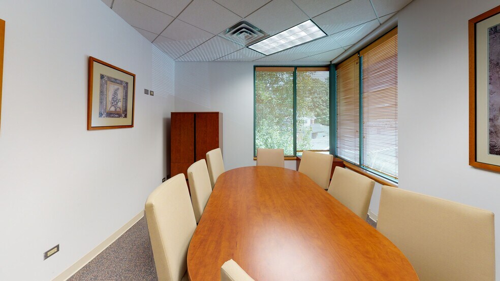 More Photos Of 1150 W Northwest Hwy, Mount Prospect Office For Sale