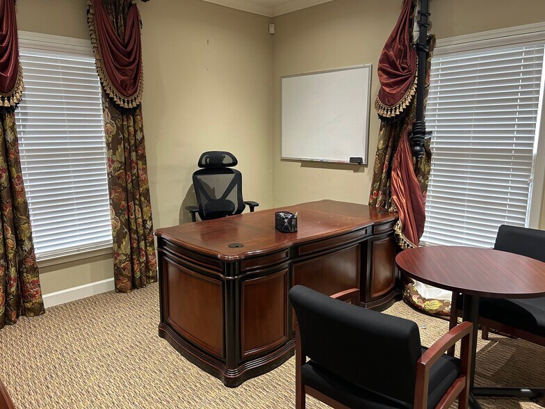 More Photos Of 10888 Crabapple Rd, Roswell Loft Creative Space For Lease