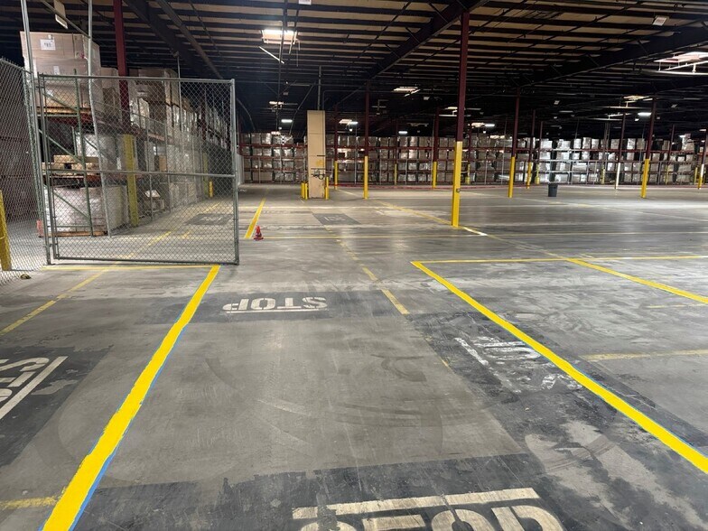 More Photos Of 1400 E Victoria Ave, San Bernardino Warehouse For Lease