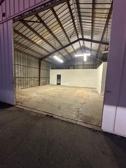 More Photos Of 12408 Carson St, Hawaiian Gardens Industrial For Lease