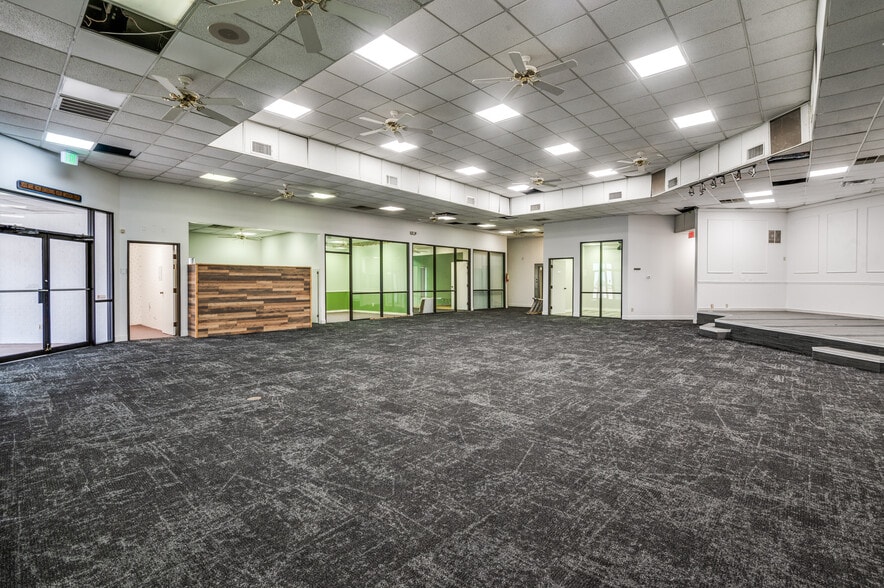 More Photos Of 2345 E State Highway 121, Lewisville Contractor Storage Yard For Sale