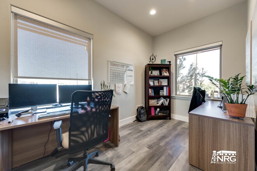 More Photos Of 6718 TX-349, Midland Office For Sale