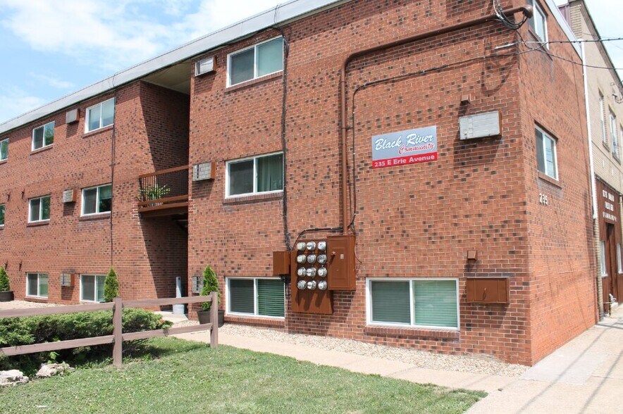 More Photos Of 1545 Kansas Ave, Lorain Apartments For Sale