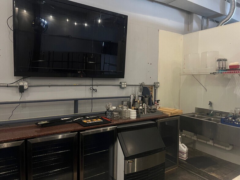 More Photos Of 316-326 State St, New London Storefront Retail Office For Lease