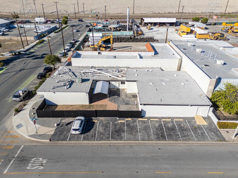 More Photos Of 5146 Maine Ave, Baldwin Park Flex For Lease