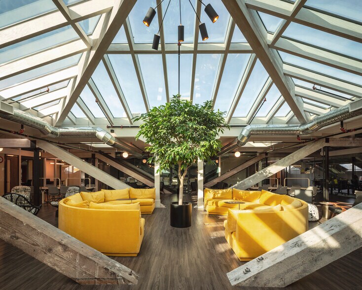 More Photos Of 2031-2051 Store St, Victoria Coworking Space