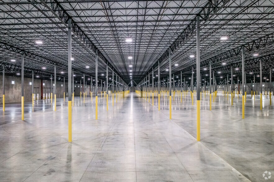 More Photos Of 16220 Hopewell Rd, Williamsport Distribution For Lease