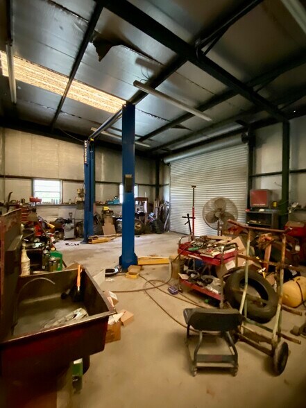 More Photos Of 1747 Highway 11 S, Picayune Auto Repair For Sale