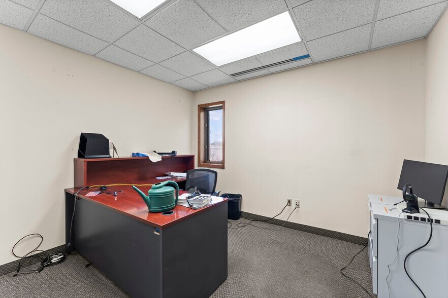 More Photos Of 8825 N Xylon Ave, Brooklyn Park Manufacturing For Sale