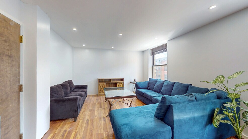 More Photos Of 68 Center St, Waterbury Storefront Retail Residential For Sale