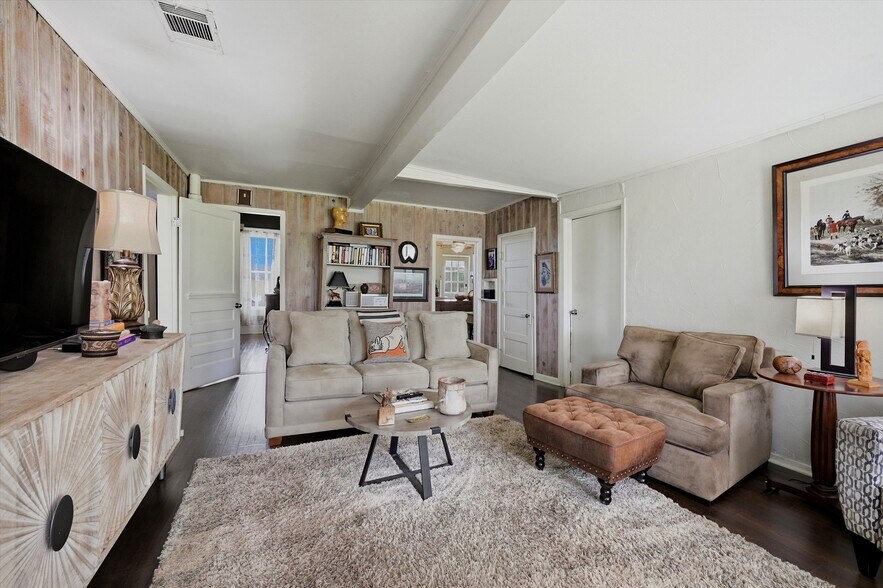 More Photos Of 202 E Main St, Celina Flex For Sale