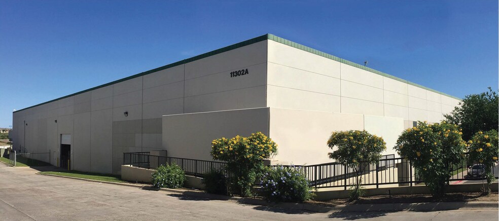 Primary Photo Of 11302-A Eastpoint Blvd, Laredo Warehouse For Lease