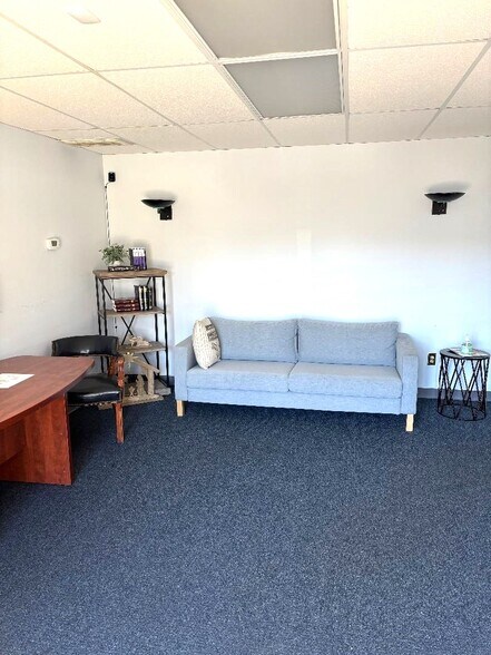More Photos Of 316 E Market St, Leesburg Office For Sale