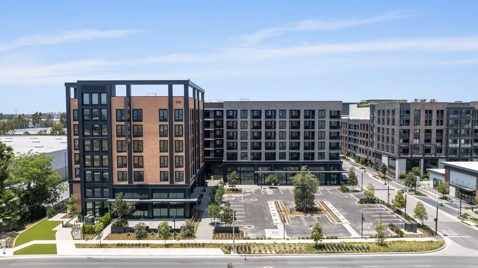 More Photos Of 2010 E Warner Ave, Santa Ana Apartments For Lease