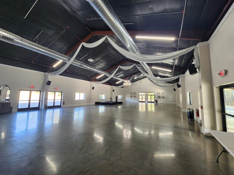 More Photos Of 232 Bordeaux Dr, Thomson Specialty For Sale