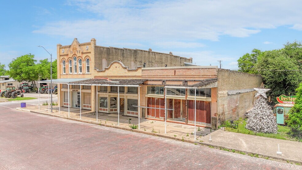 More Photos Of 112 W Davilla St, Granger General Retail For Sale