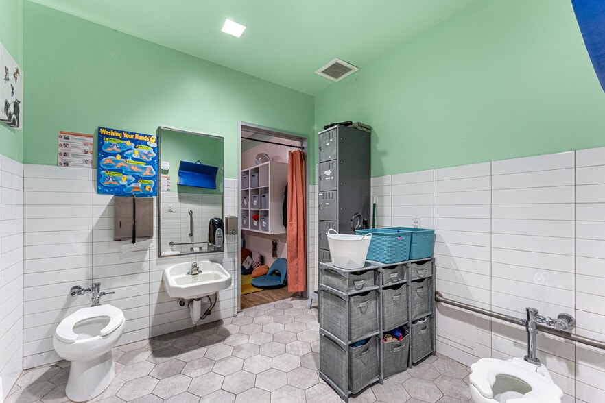 More Photos Of 1001 S Sentinel Ln, Meridian Daycare Center For Sale