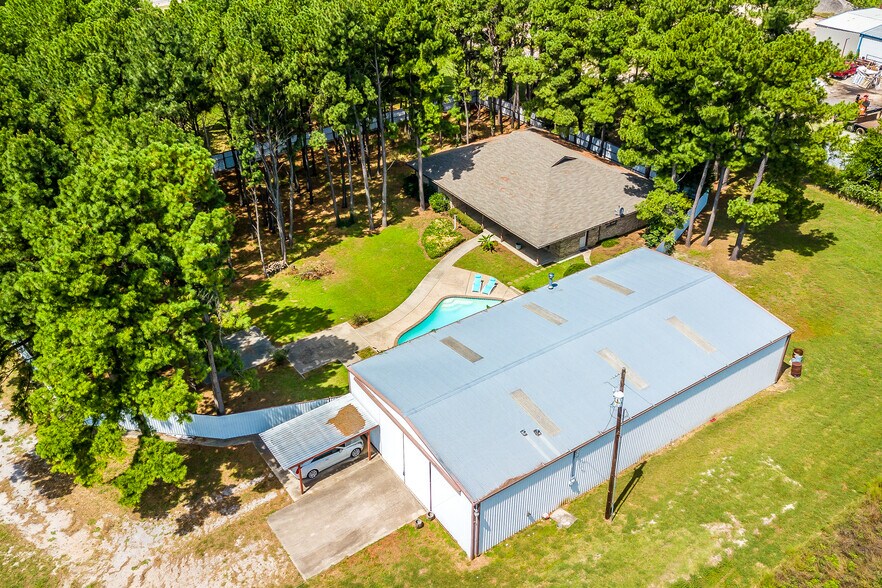 More Photos Of 3433 E Highway 199, Springtown Flex For Sale