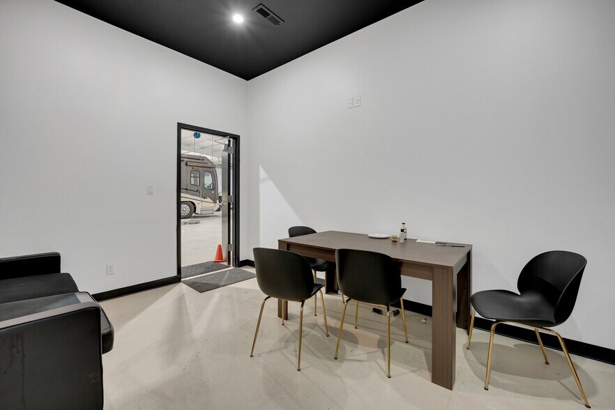 More Photos Of 22800 Highway H, Sedalia Manufacturing For Sale