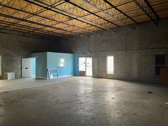 More Photos Of 3201 44th Ave N, Saint Petersburg Industrial For Sale