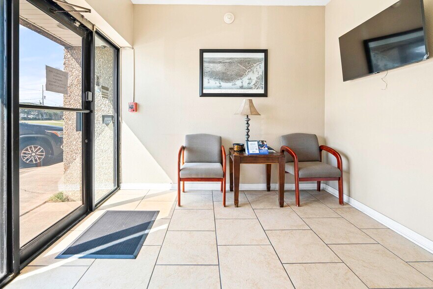 More Photos Of 30 Veterans Memorial Blvd, Kenner Warehouse For Sale