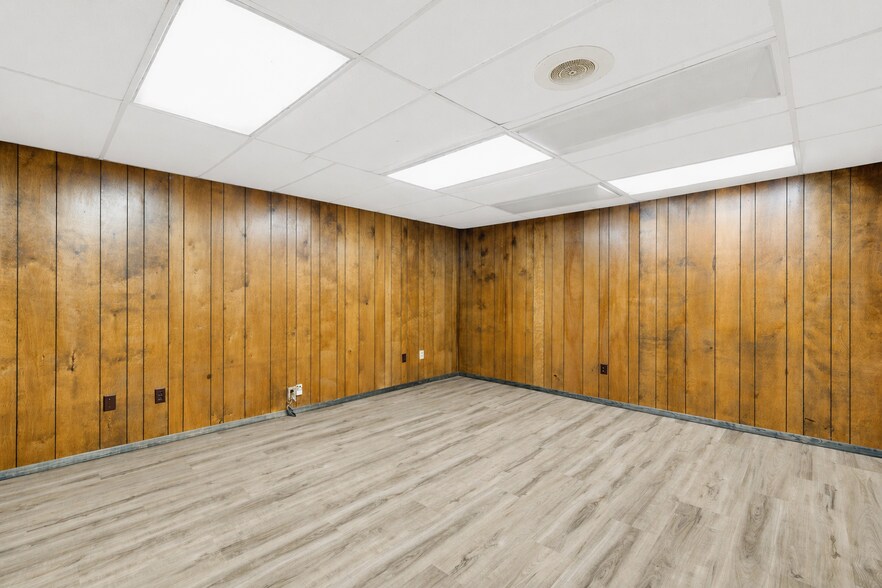 More Photos Of 1901-1909 N Classen Blvd, Oklahoma City Storefront Retail Office For Lease