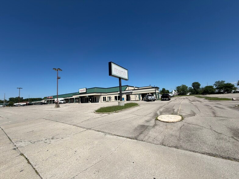 More Photos Of 1900 N Walnut St, Muncie Freestanding For Sale