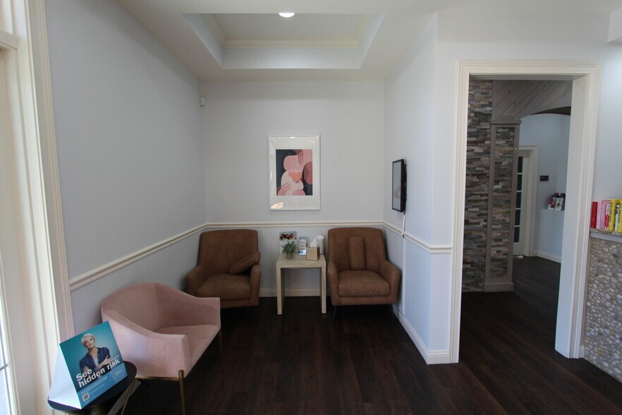 More Photos Of 8350 E Kemper Rd, Cincinnati Medical For Sale